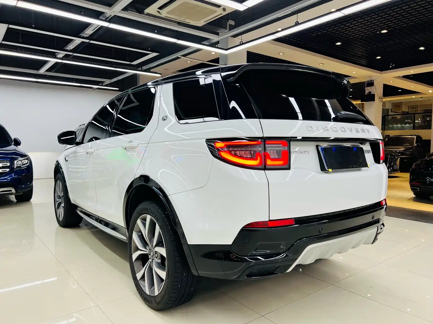 LAND ROVER DISCOVER SPORTS