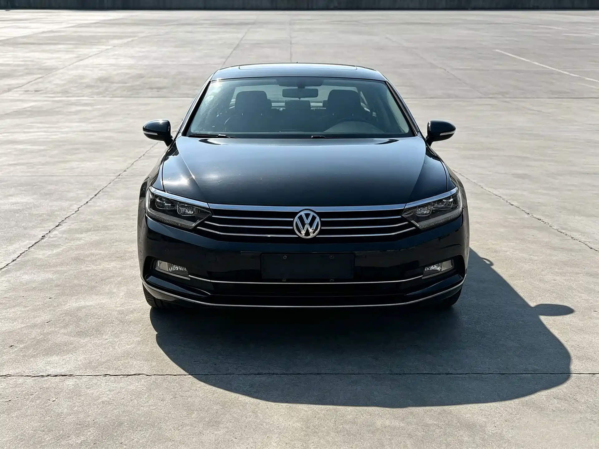 صورة 2 - Volkswagen Magotan