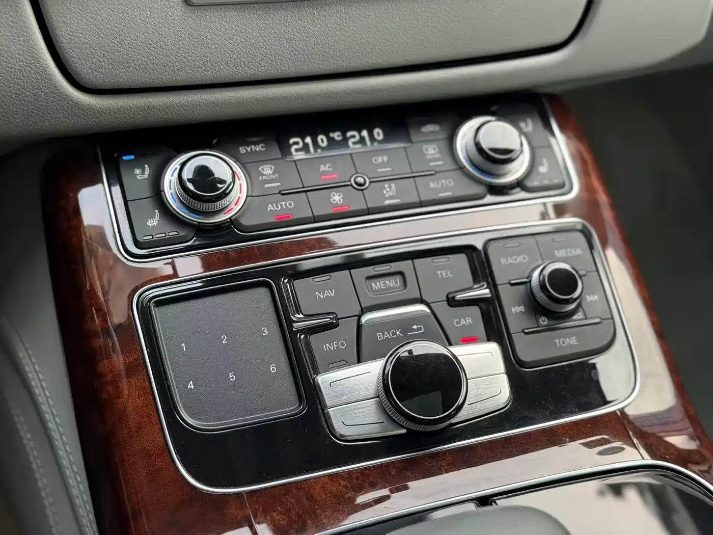 Audi A8 2012 A8L 45 TFSI quattro Luxury фото 21