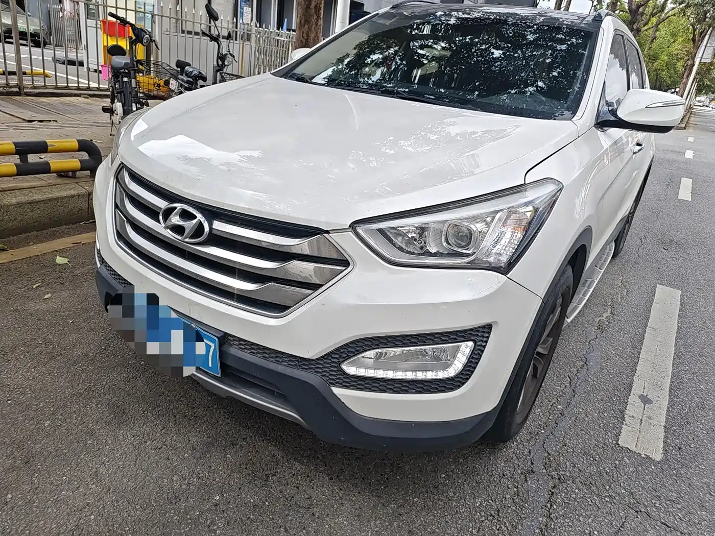 Hyundai Santa Fe 2015 2.4L Automatic 2WD Smart 5-seater