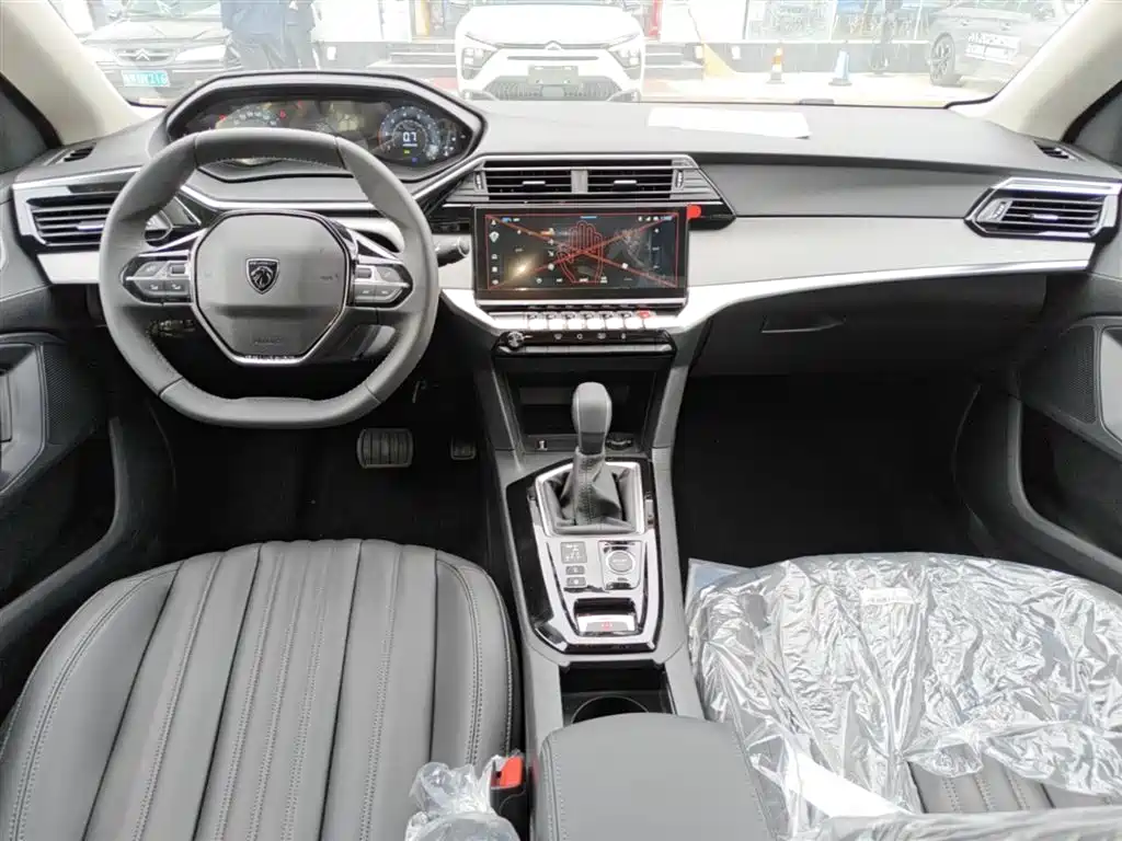 PEUGEOT 408