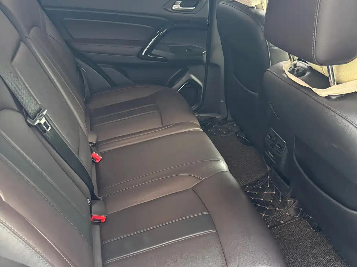 صورة 7 - GAC Trumpchi GS4