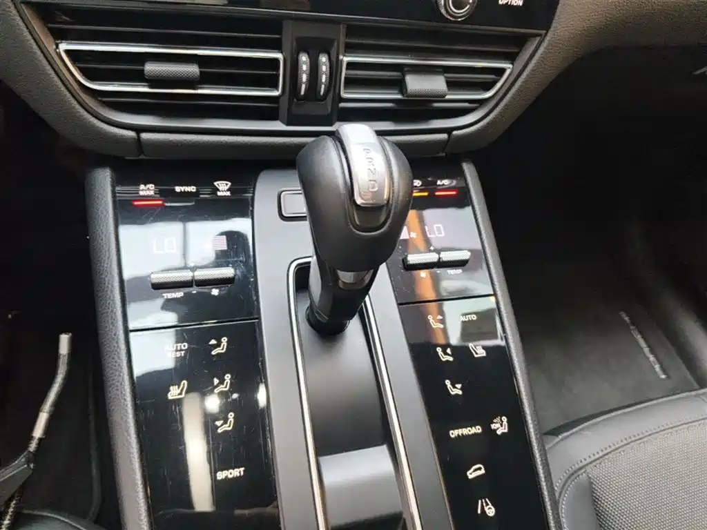 Porsche Macan 2022 Macan 2.0T фото 21