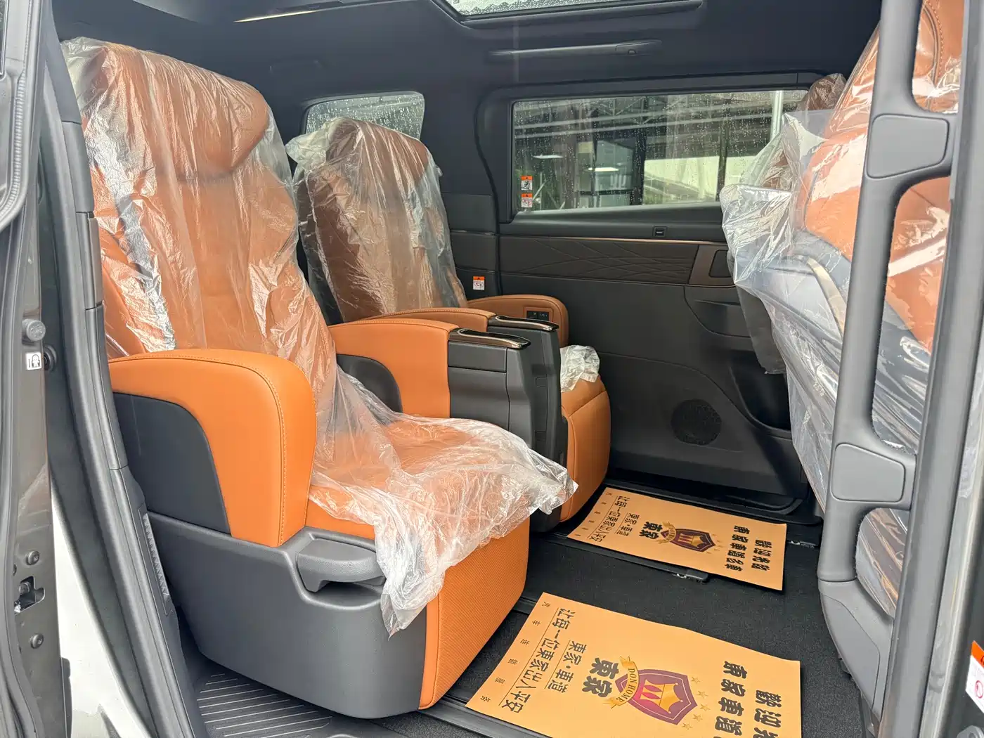 Toyota Vellfire фото 11