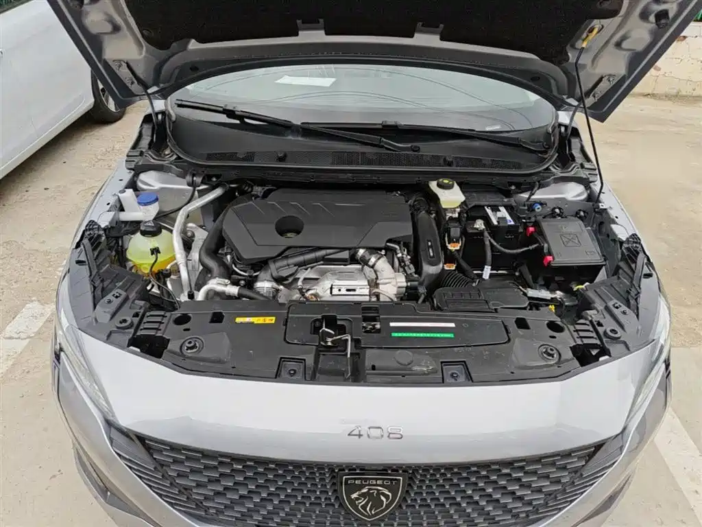 PEUGEOT 408
