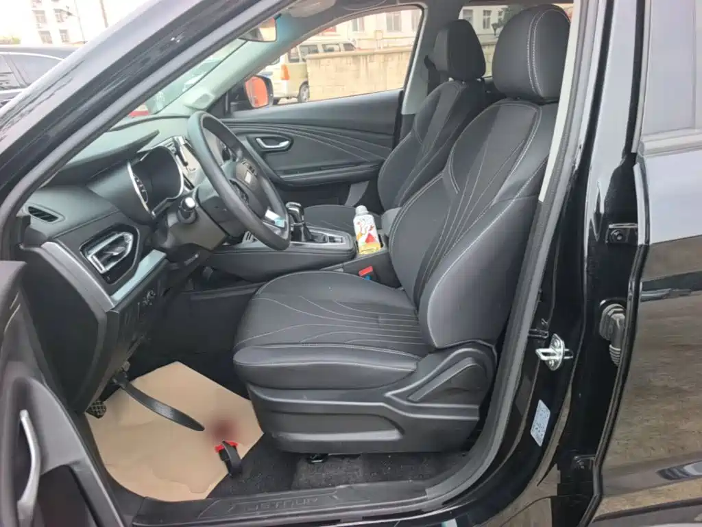 Jetour X70M 2022 2022 1.5T Manual Avant-garde Partner 5-seater