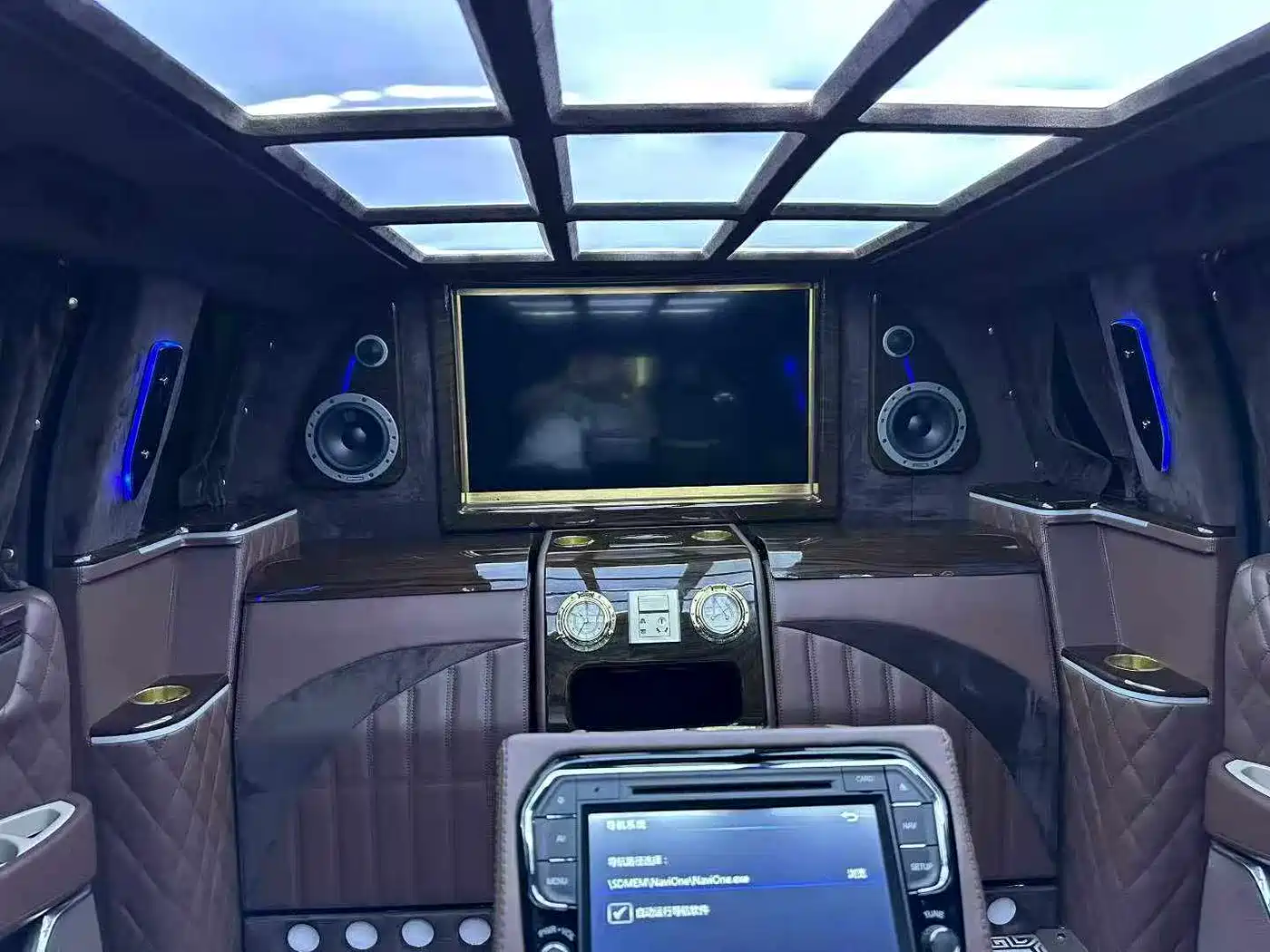 Cadillac Escalade 2017 6.2L ESV Platinum Extended фото 5