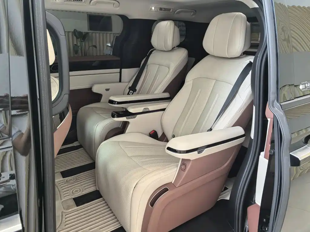 BYD Xia 2025 2025 DM-i 1.5T 180km Surpass Edition
