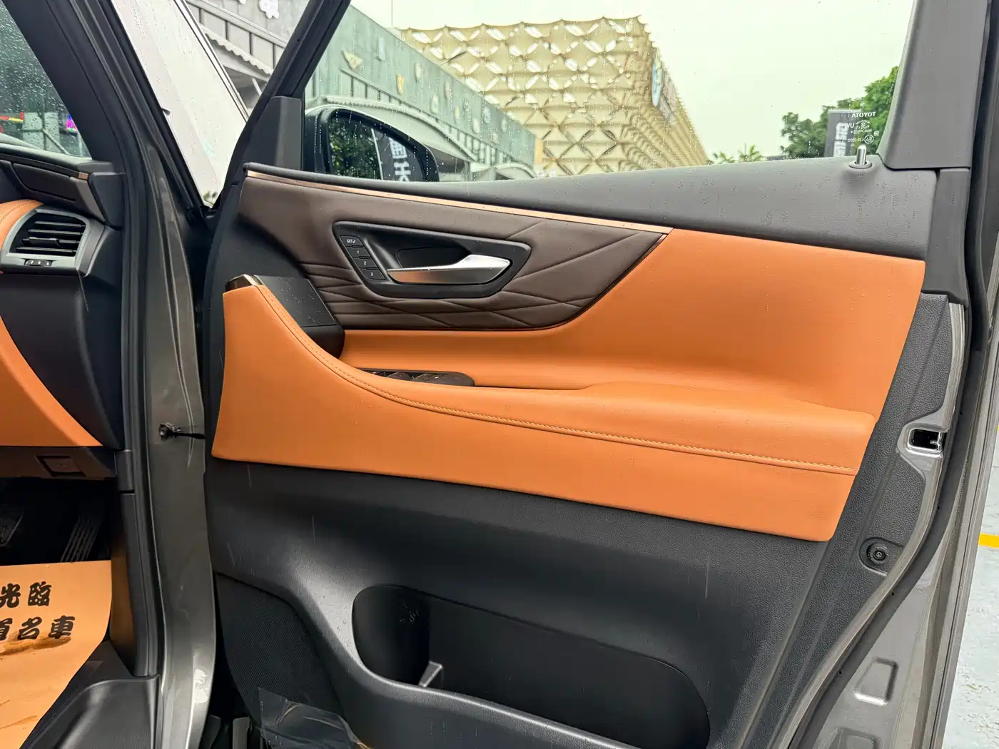 Toyota Vellfire фото 10