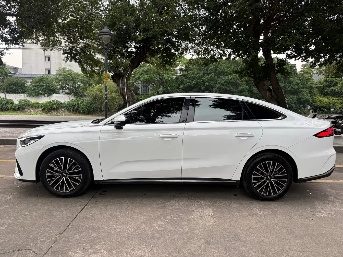 Geely Emgrand 2026 Model Fifth Generation 1.5T Light Chaser Edition фото 4