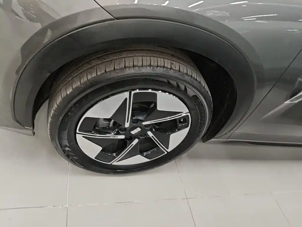 Фото 23 - Geely Galaxy Galaxy E5