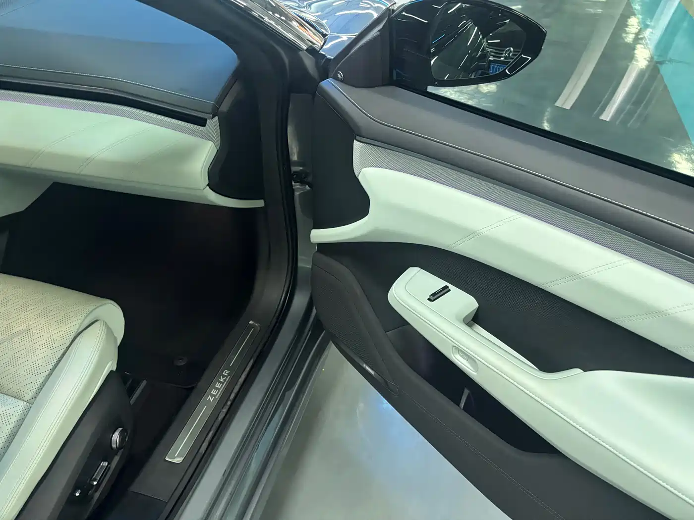 ZEEKR EXTREME KRYPTON 001