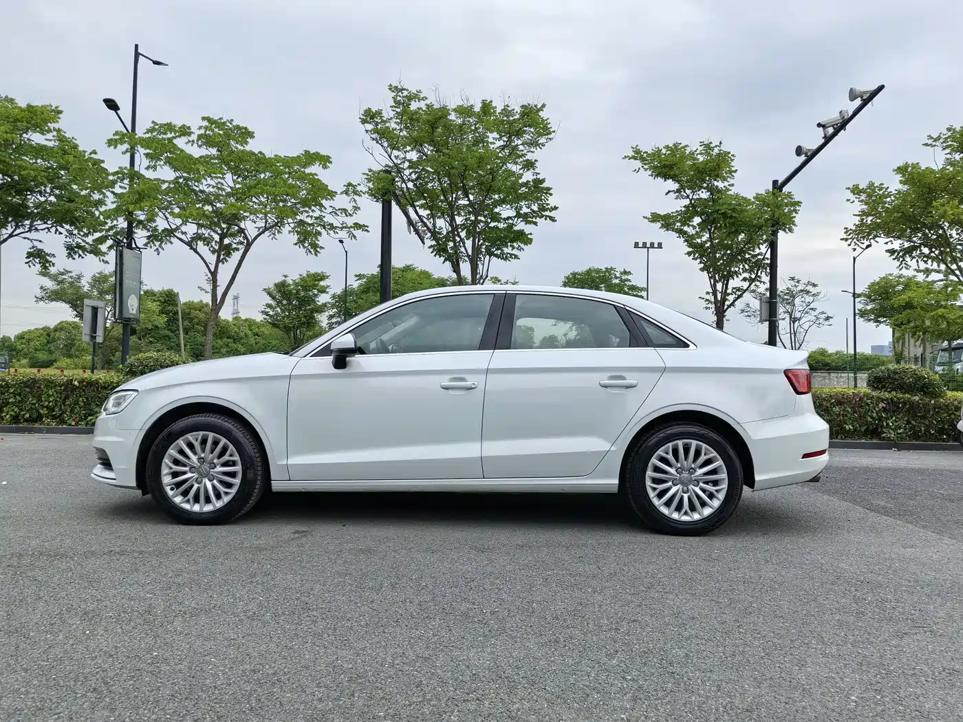 Audi A3 2016 Limousine 35 TFSI Leadership фото 4