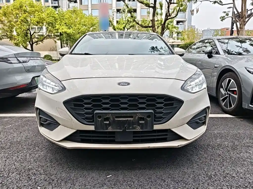 Фото 3 - Ford Focus