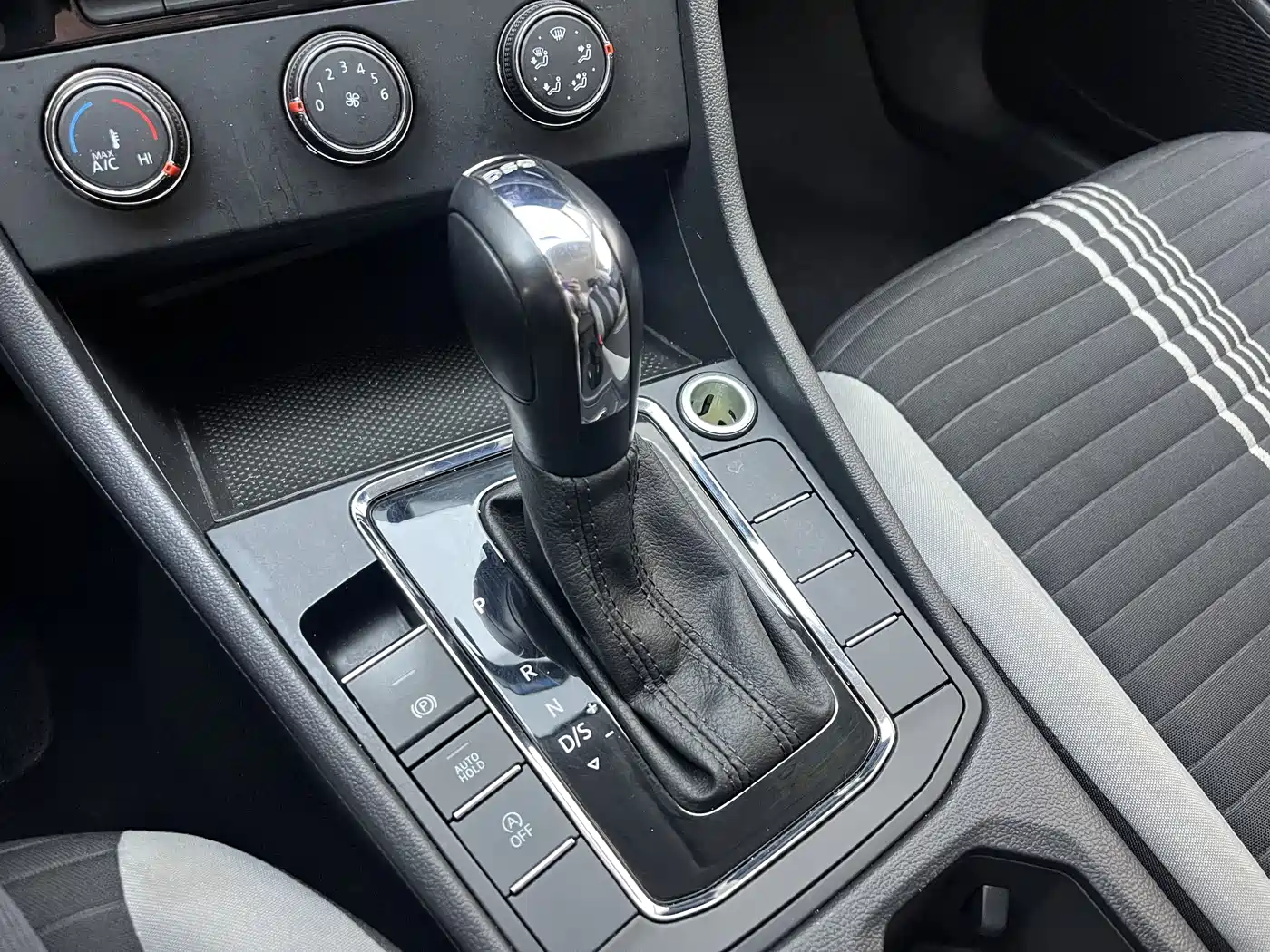 Volkswagen Bora 2024 200TSI DSG Smooth Ride Edition фото 11