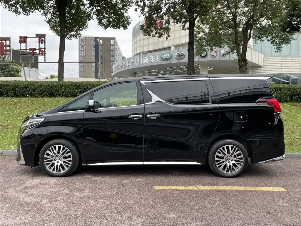 Toyota Alphard 2018 3.5L Luxury фото 3