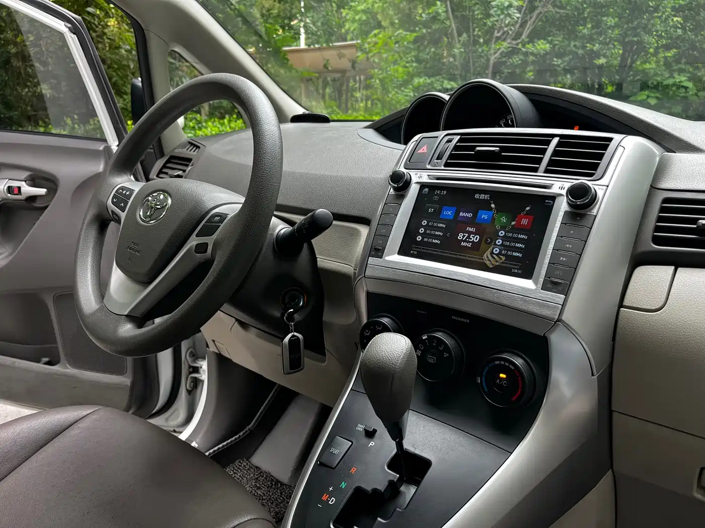 Toyota E'Z 2015 180E CVT Crossover Edition фото 14