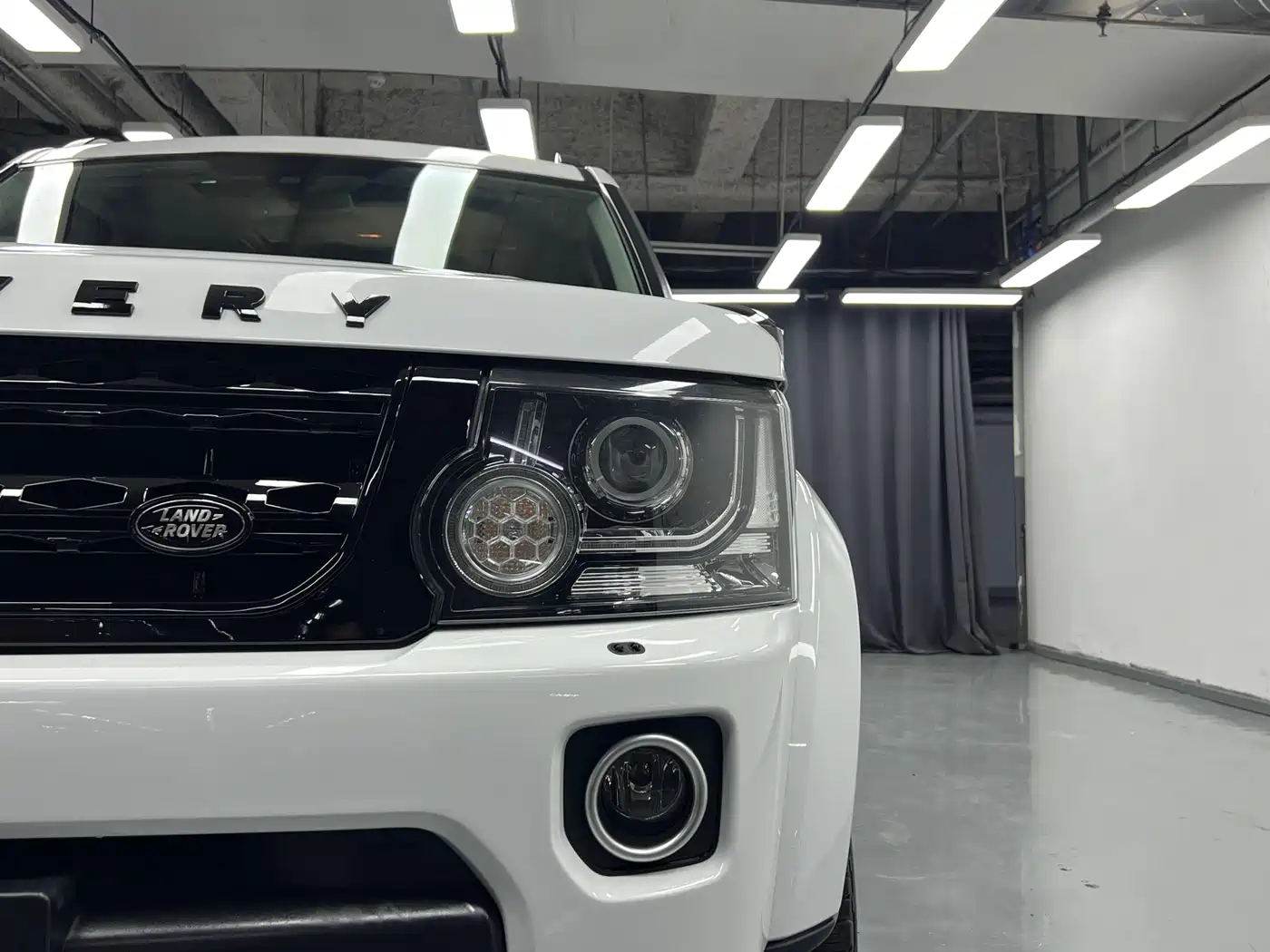 Land Rover Discovery 2014 3.0 SC V6 HSE фото 20