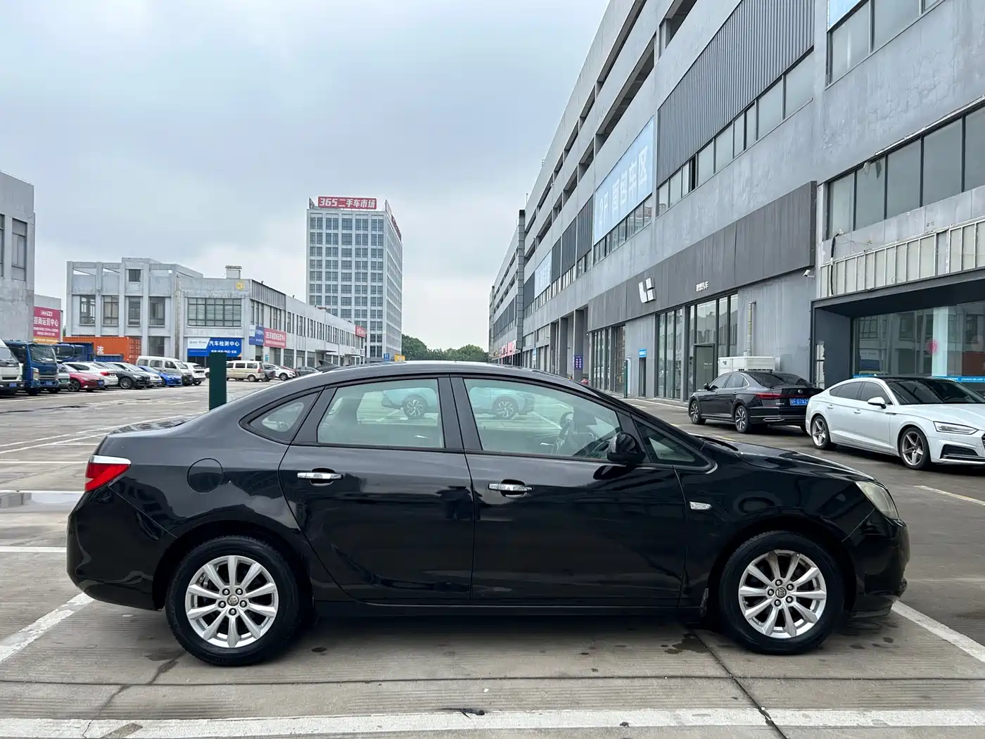 Buick Excelle 2013 GT 1.6L Automatic Fashion Edition фото 4