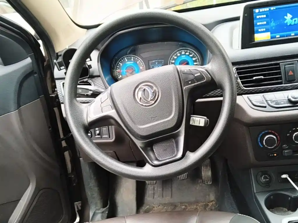 Dongfeng Fengguang Fengguang 330 2020 2019 1.5L 330S Manual Comfort China VI