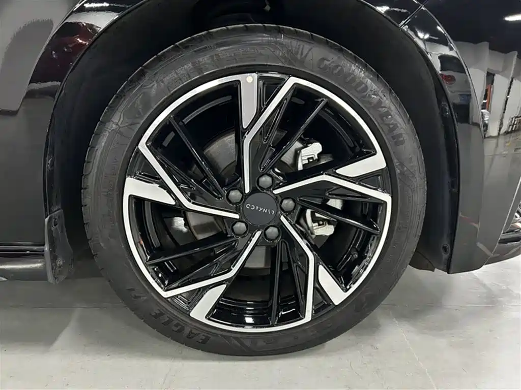 Lynk & Co 03 2025 1.5TD DCT Champion Pro фото 23