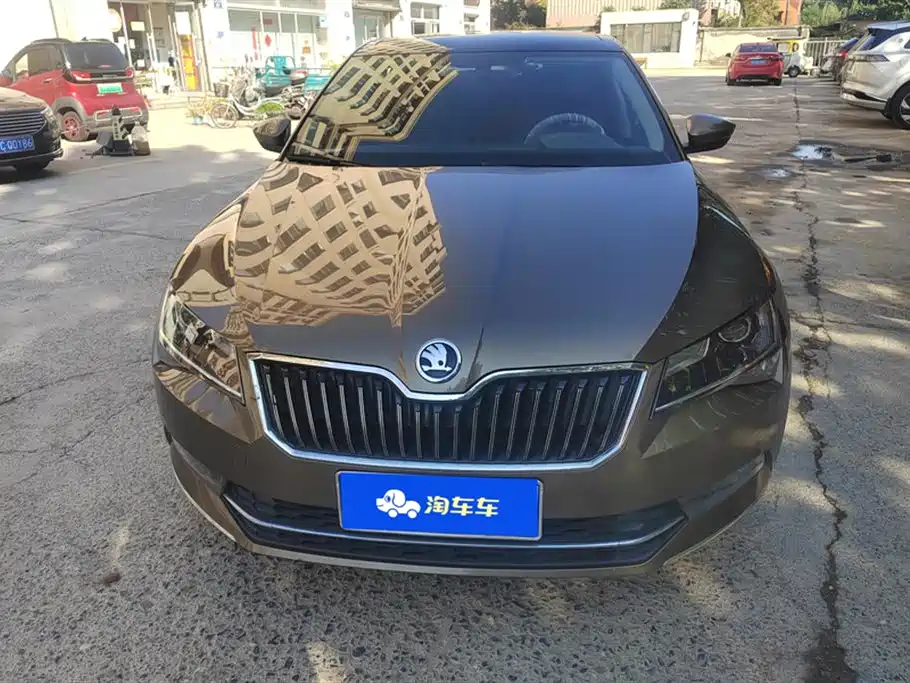 Škoda Superb 2016 TSI330 DSG Pioneer Edition фото 2