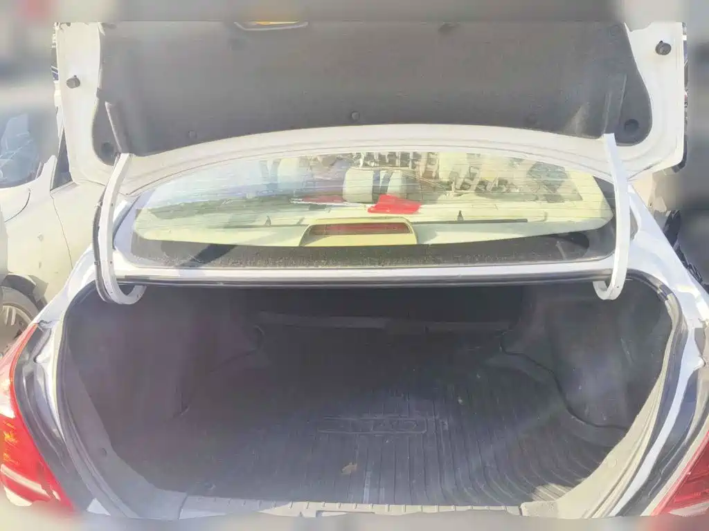 Photo 5 - Geely Emgrand