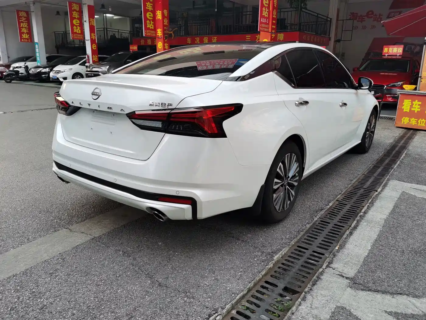 Nissan Teana 2025 2025 2.0L SV Black Gold Edition