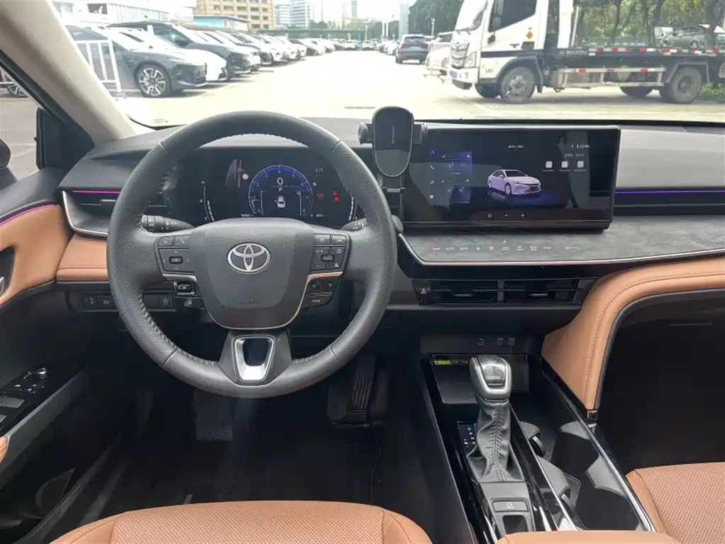 Toyota Camry 2024 2.0GVP Luxury Edition фото 19