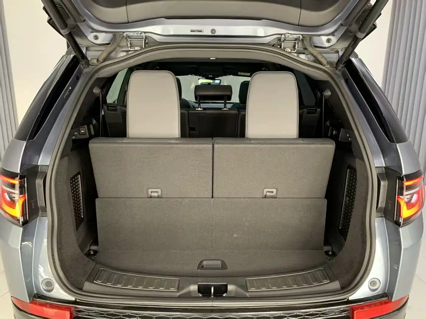 Land Rover Discovery Sport 2020 249PS R-Dynamic Luxury Custom фото 19