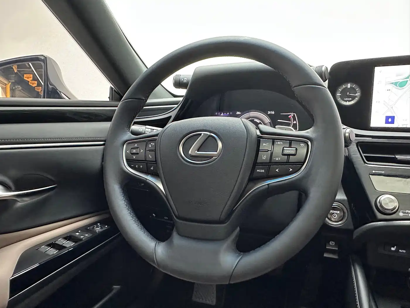 Lexus ES 2022 300h Excellence Edition фото 10