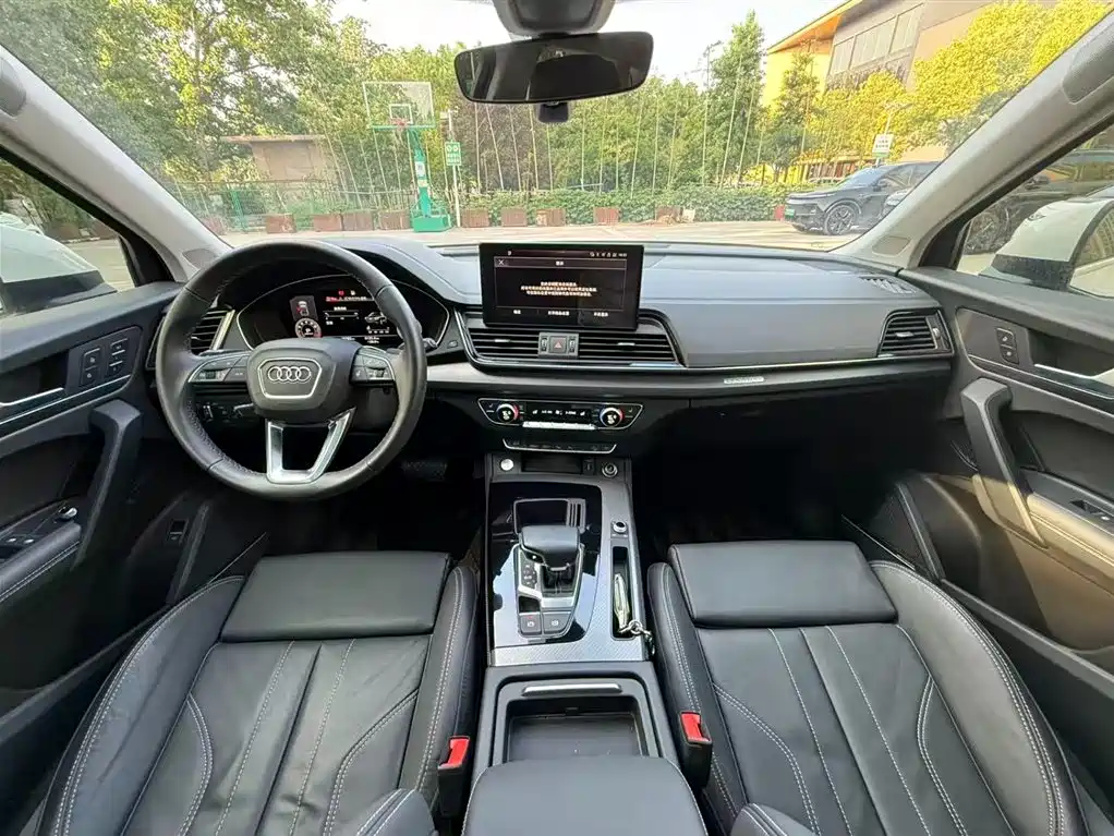 Audi Q5L 2023 45T Luxury Dynamic фото 8