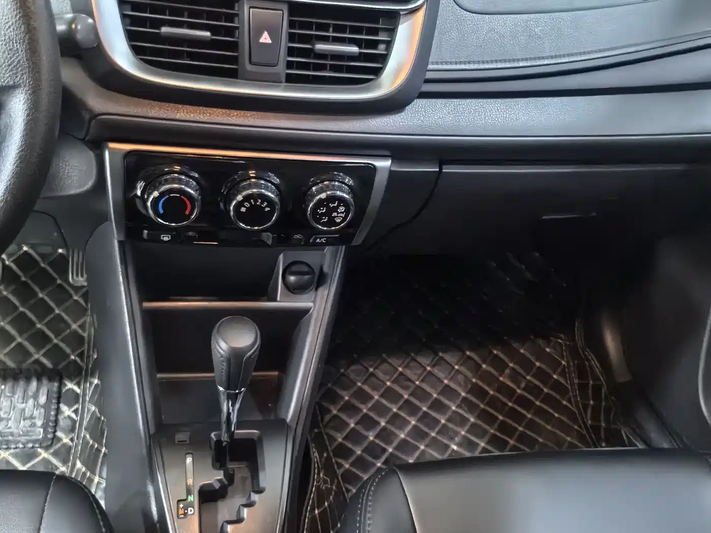 Toyota YARiS L Zhi Xuan 2020 1.5L CVT Leading Edition фото 9