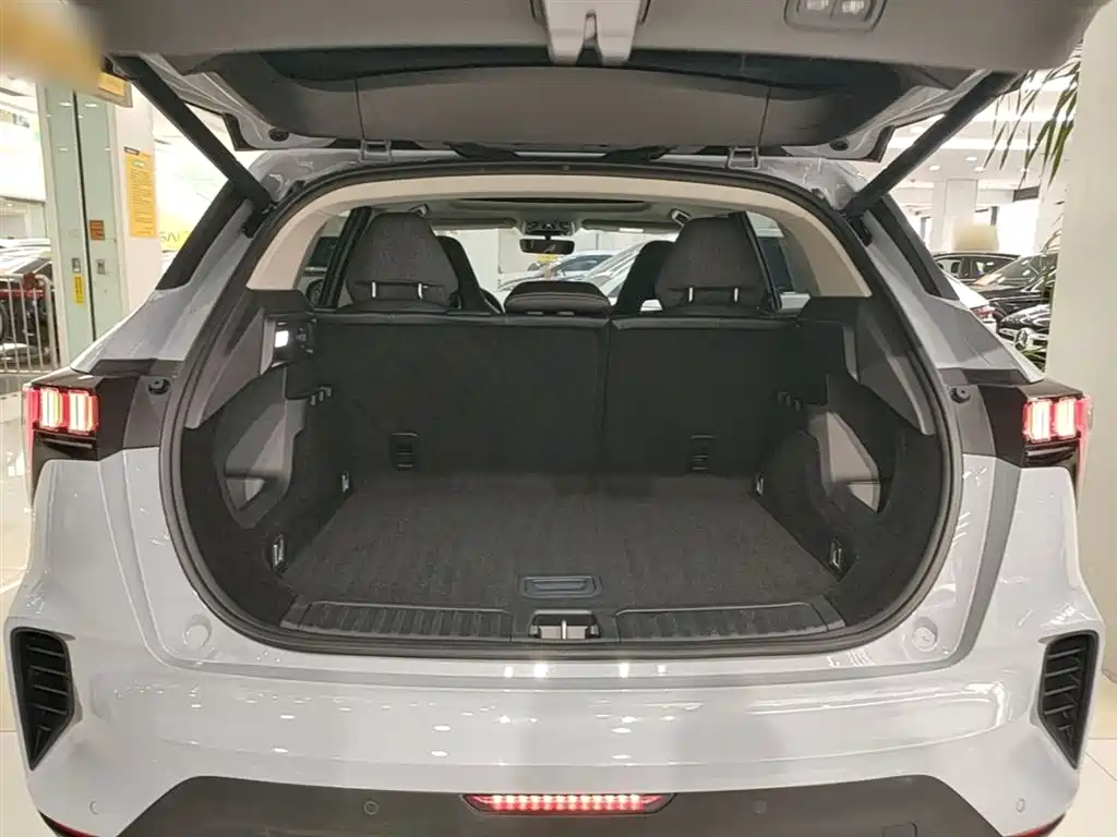 Lynk & Co 06 EM-P 2022 PHEV 84KM Range Pro фото 19
