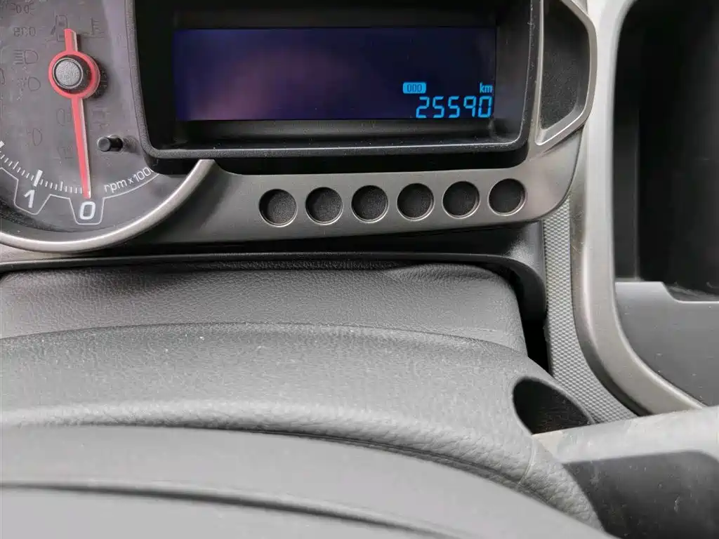 Chevrolet Aveo 2011 Sedan 1.4L MT SL фото 9