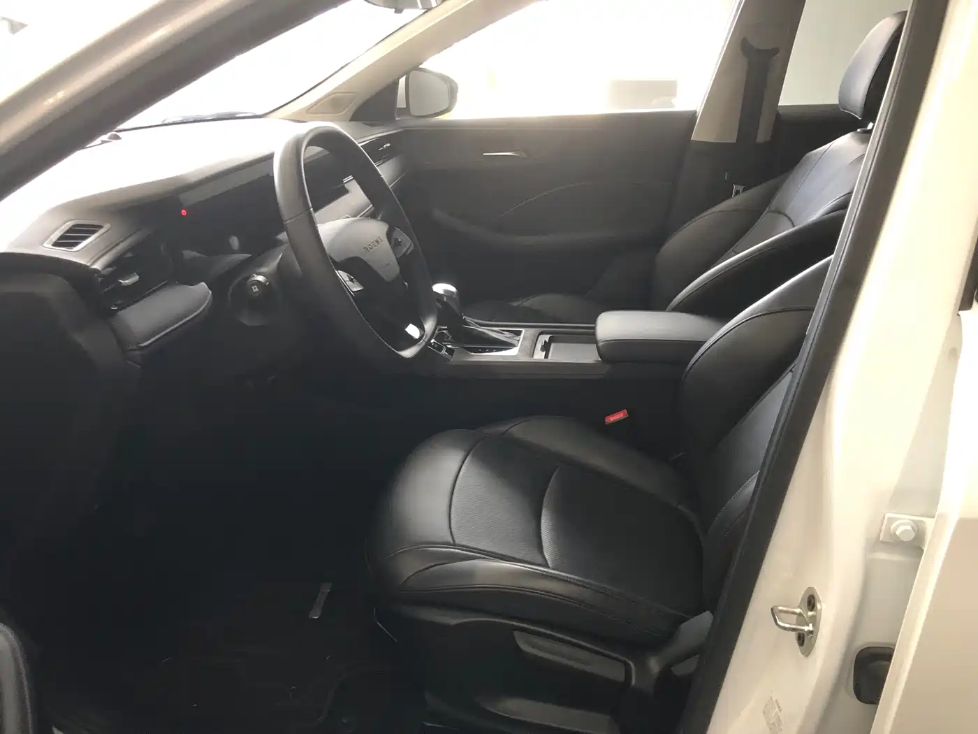 Фото 5 - Roewe i5