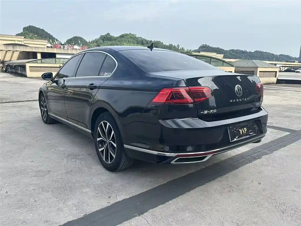 Volkswagen Magotan 2020 330TSI DSG Luxury фото 7
