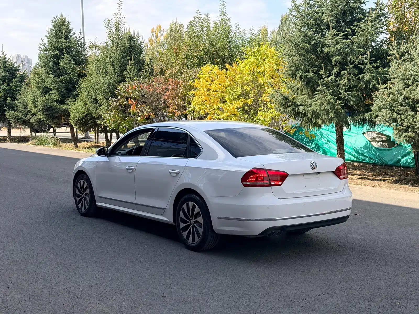 Photo 4 - Volkswagen Passat