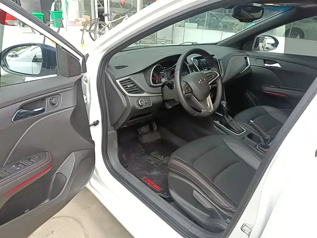 Chevrolet Monza 2019 RS 330T Auto Smooth Edition China VI фото 16