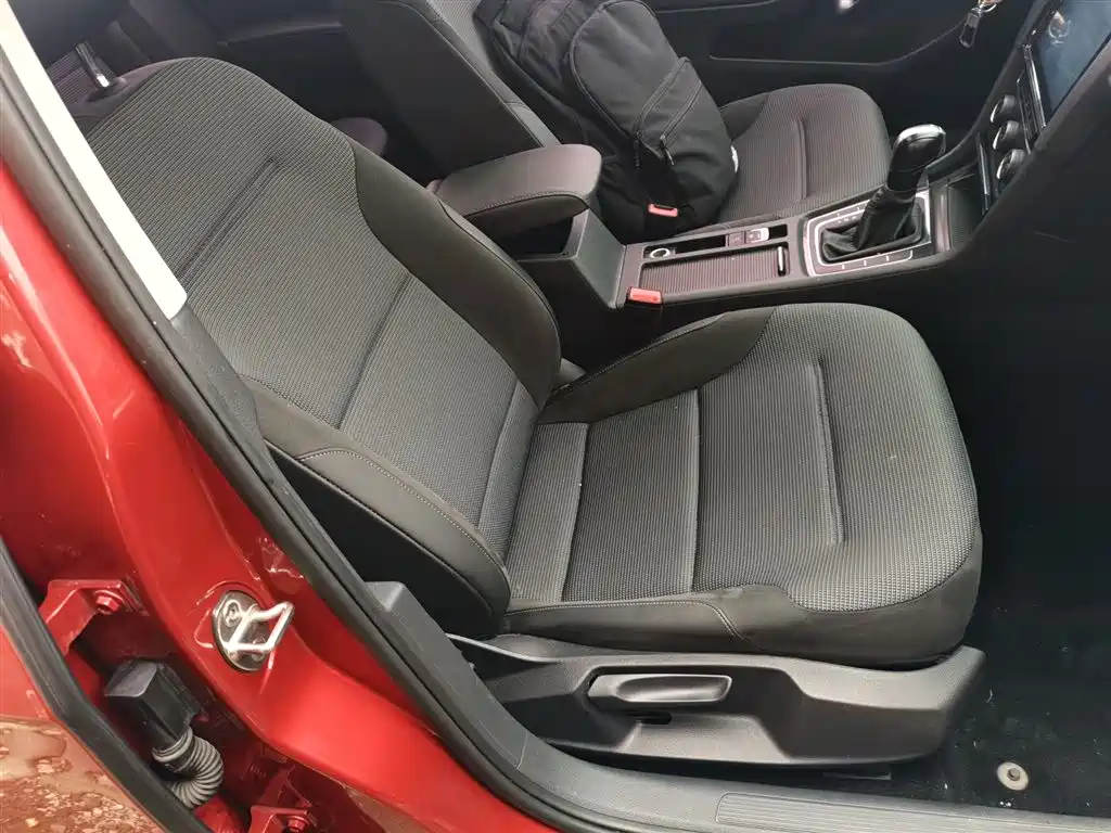 Volkswagen Golf 2018 230TSI Automatic Comfort фото 21