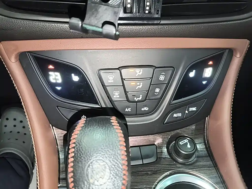 Фото 13 - Buick Envision Plus