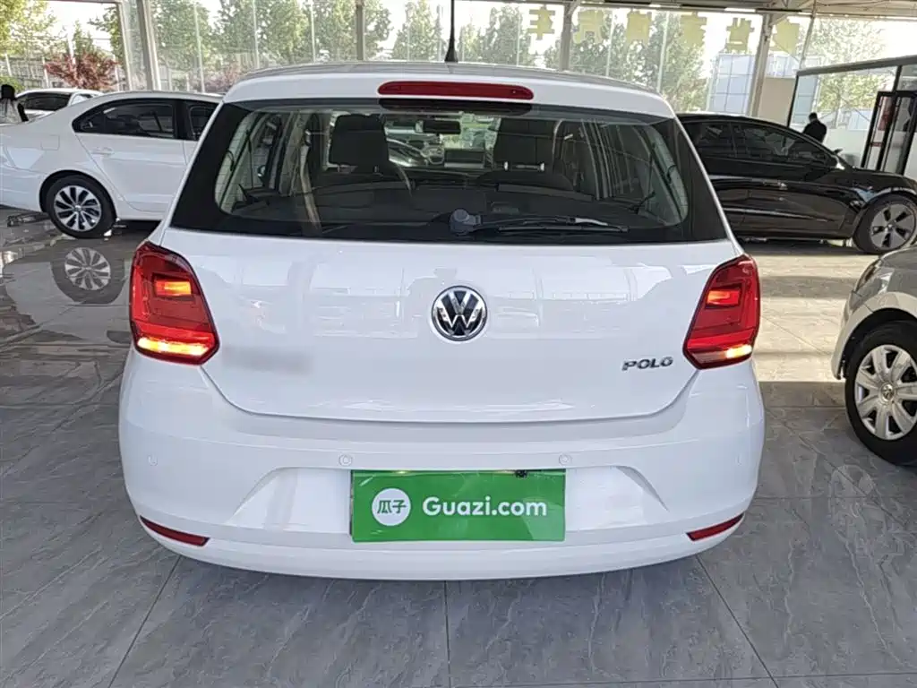 Volkswagen Polo 2016 1.4L Manual Trend фото 4