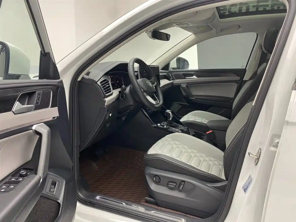 Volkswagen Tayron 2024 330TSI 2WD Luxury Plus Advanced фото 17