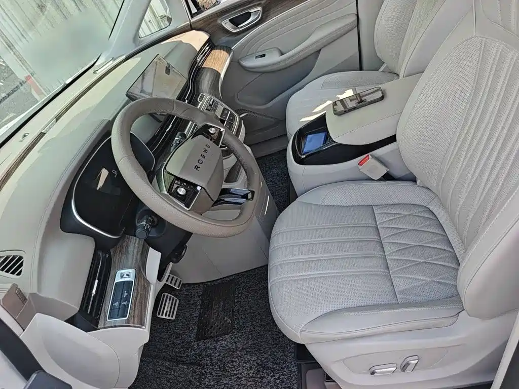 Roewe iMAX8 EV 2026 2022 Gold Edition