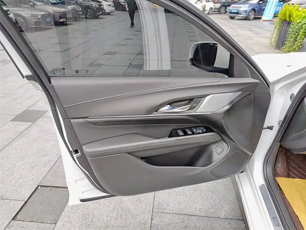 CADILLAC CT4