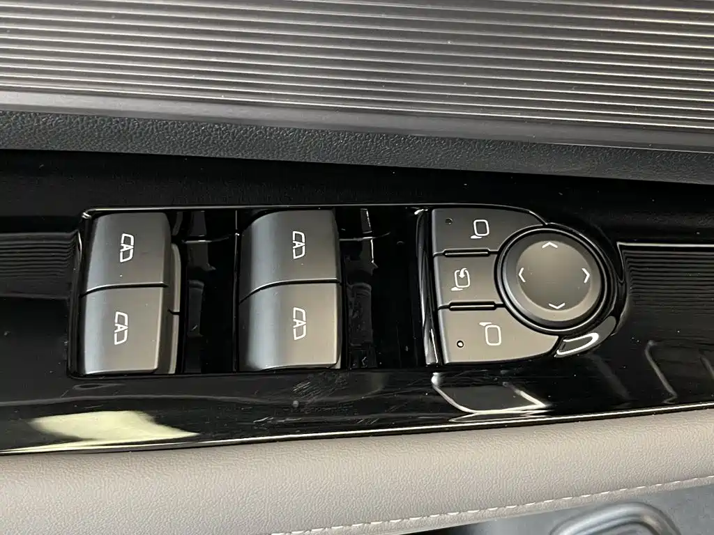 Фото 26 - Buick E5