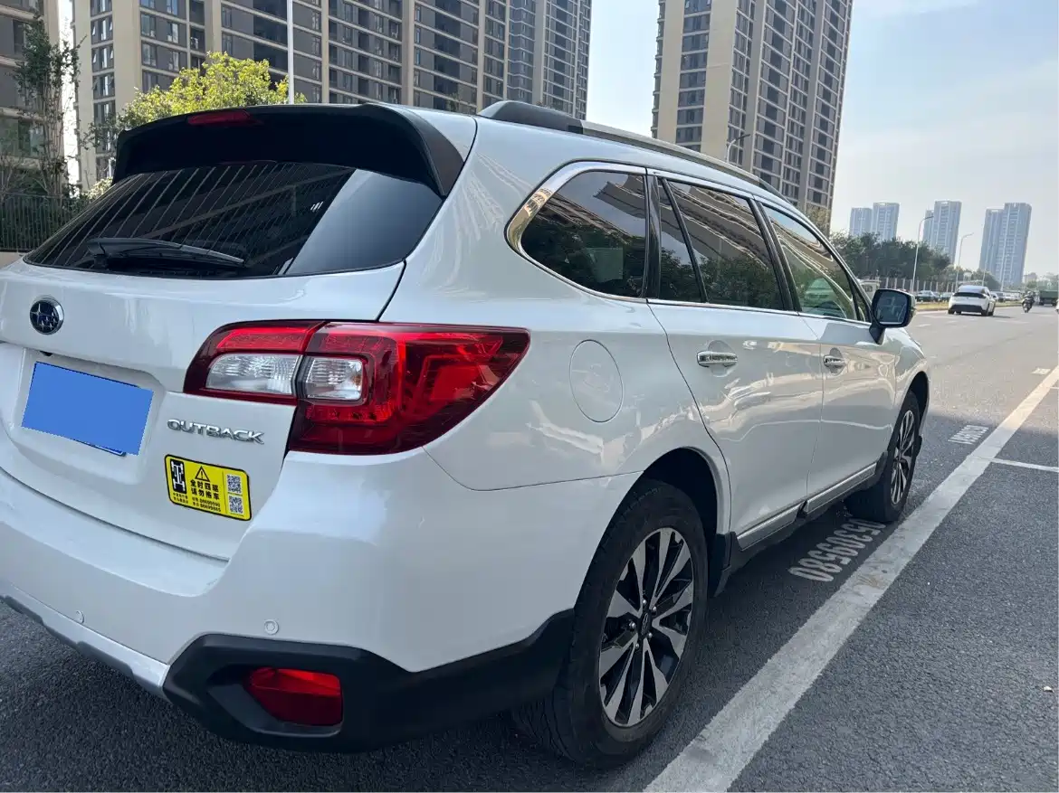 Фото 11 - Subaru Outback