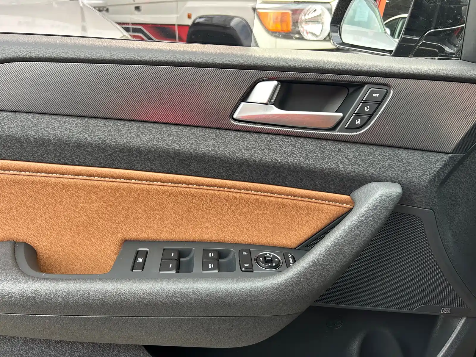 Photo 21 - Hyundai Sonata