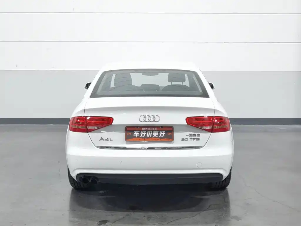Фото 4 - Audi A4L