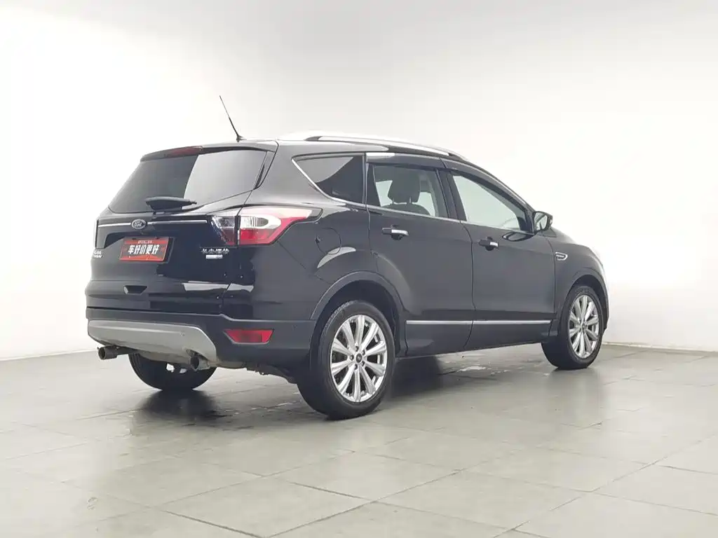 Фото 2 - Ford Kuga
